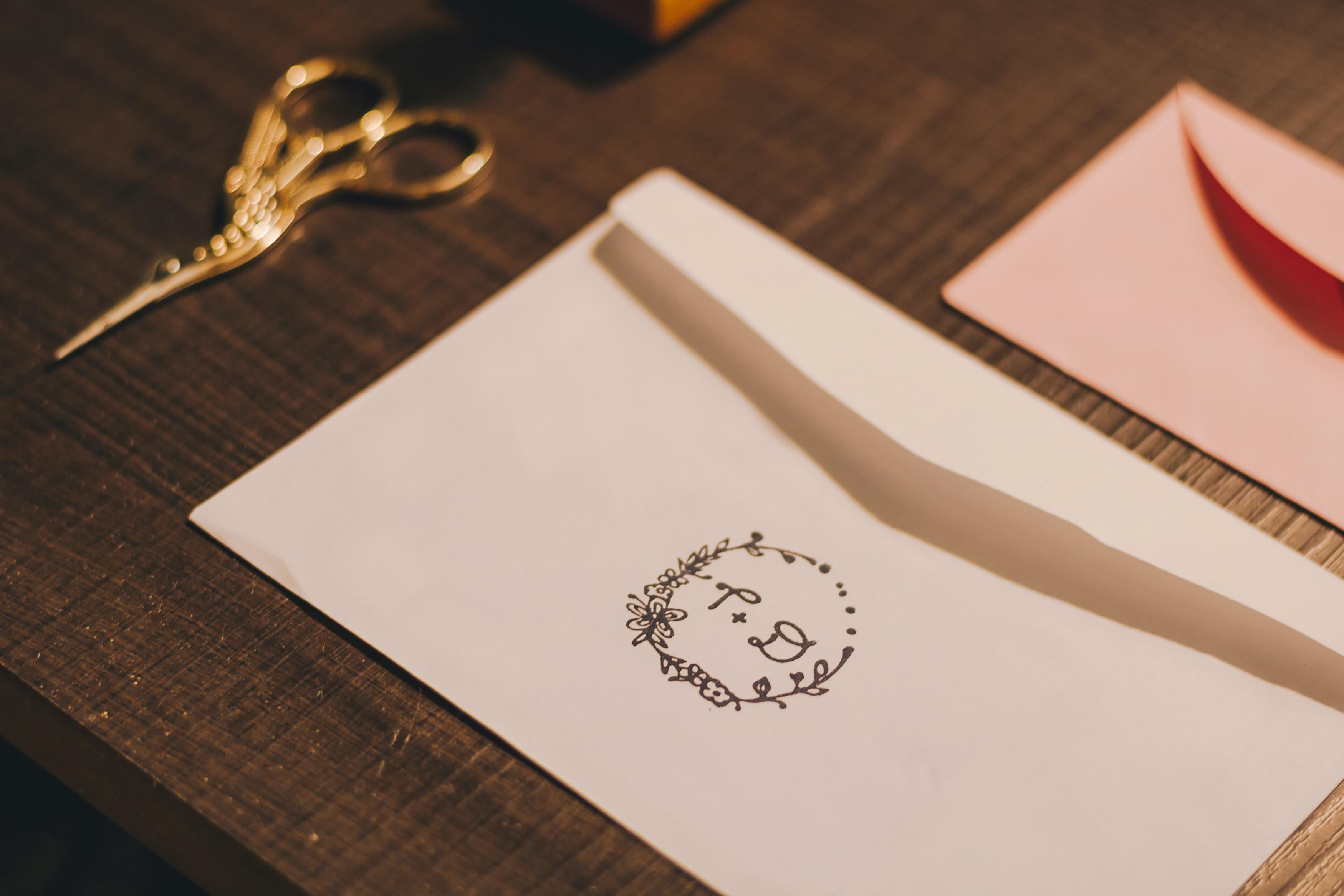 How to Pretty Up Your Wedding Invitations
