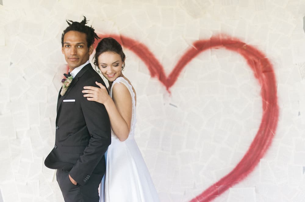 6 Creative Gift Ideas for Your Very First Wedding Anniversary