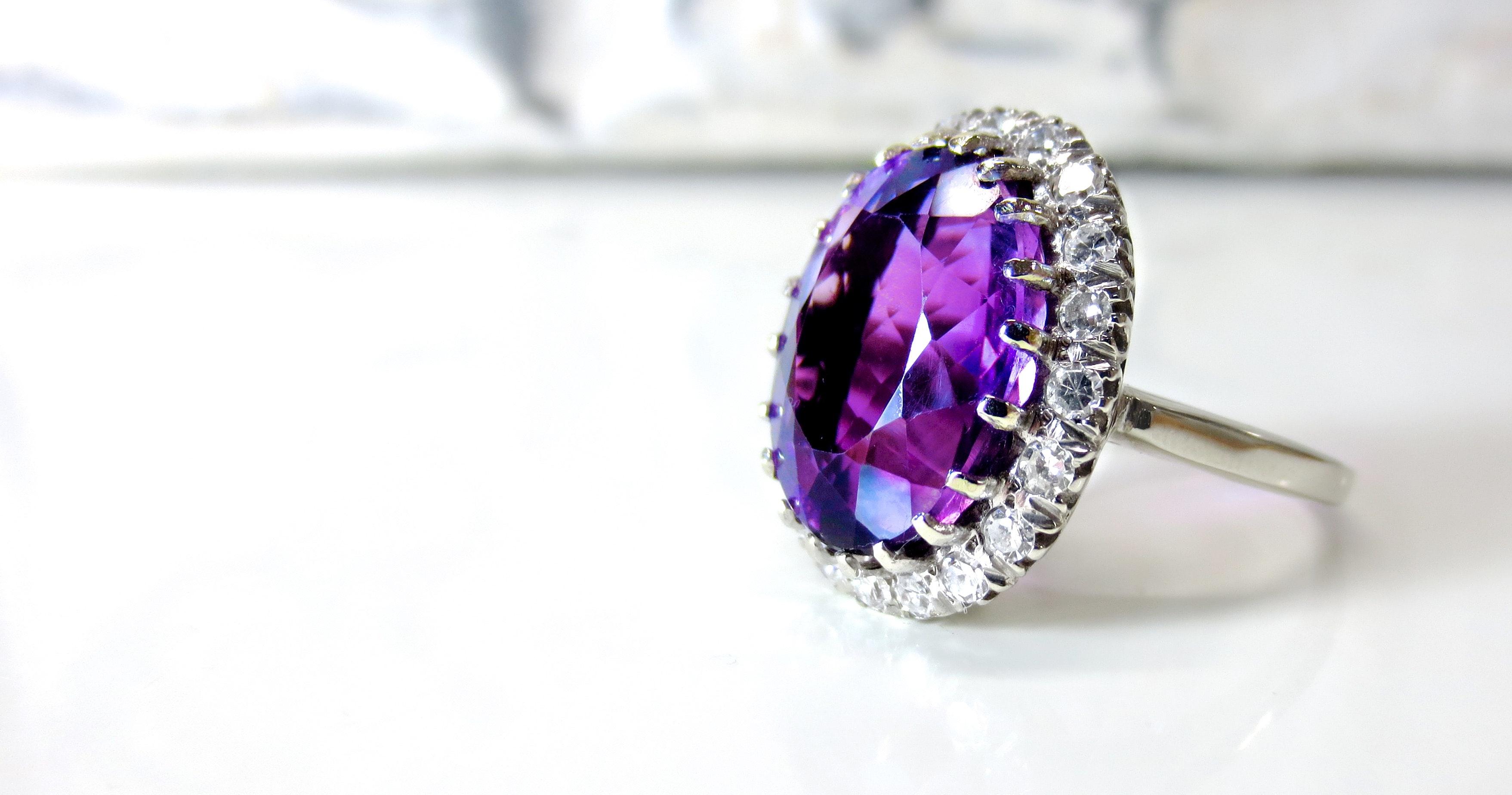 How to Make Your Engagement Ring Look Bigger (In Case You Wanted to Know)