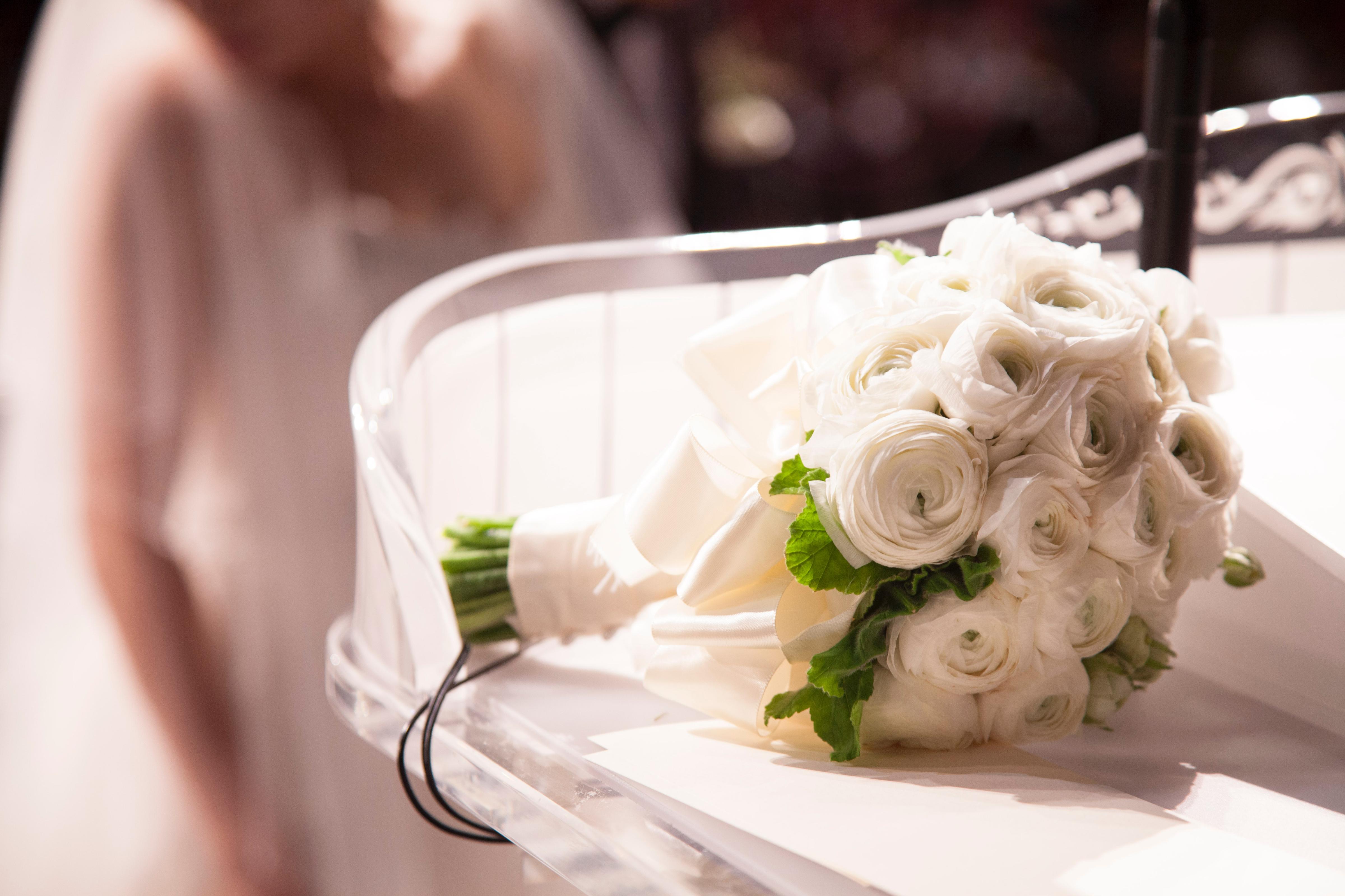 How to Handle Some of the Touchiest Wedding Situations
