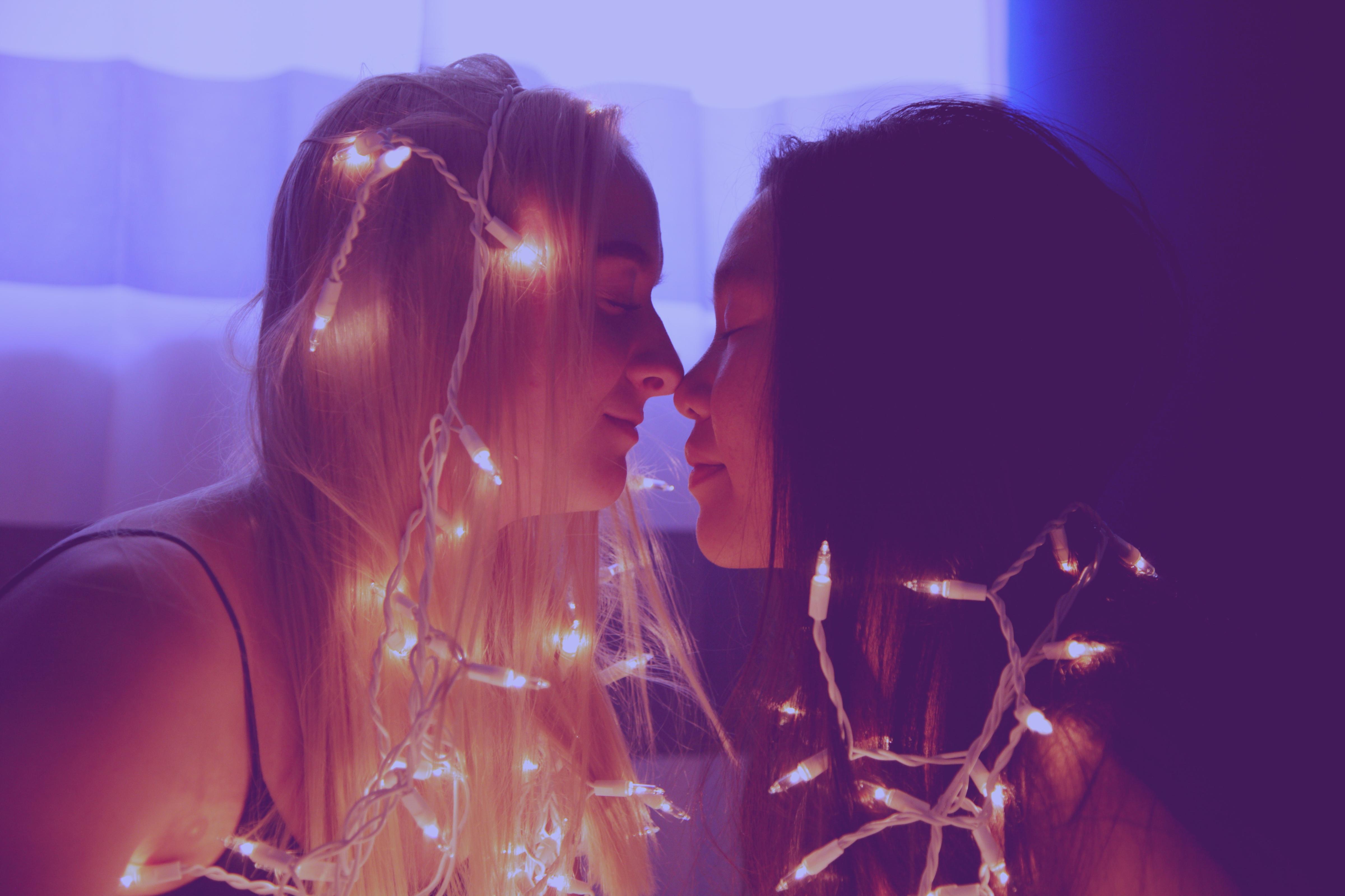 6 Same-Sex Wedding Trends that Straight Couples Are Loving Now