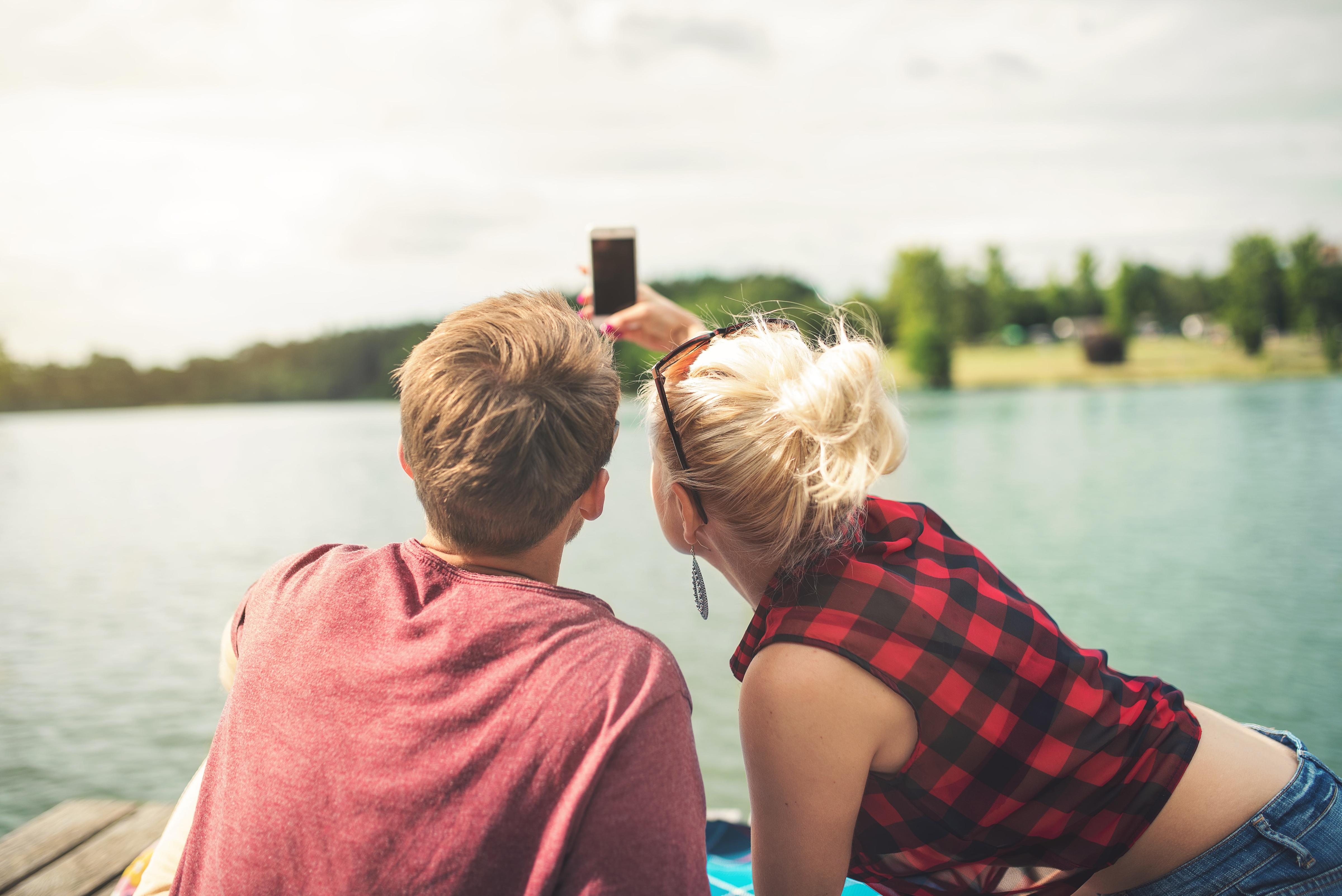 The Myth of the Perfect Relationship Selfie — aka the "Relfie