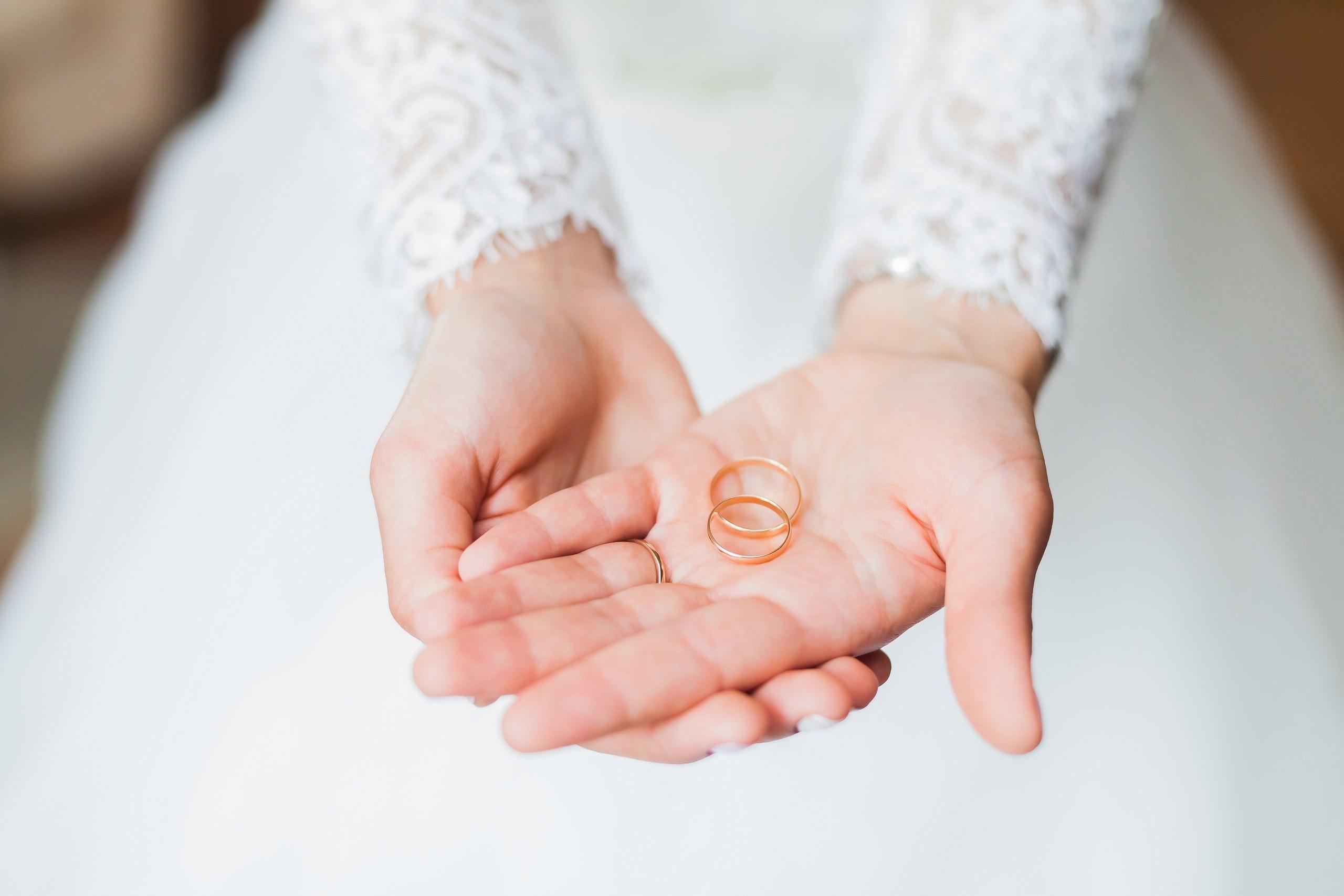 4 Ways to Find the Wedding Band that Best Suits You