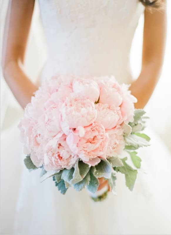 5 Ways to Work This Year's Pantones Into Your Wedding Color Palette