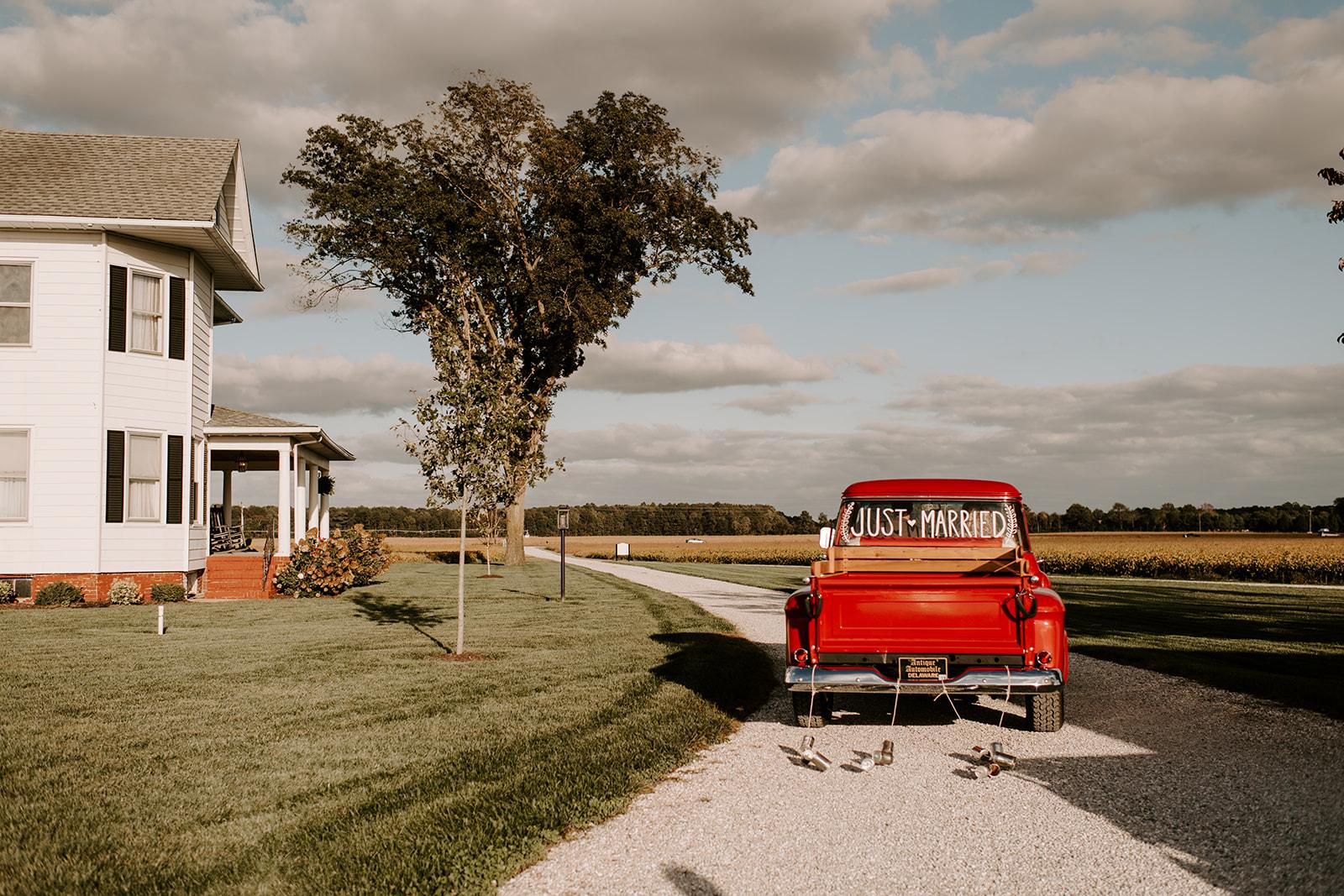 Rustic Barn Wedding Captured by Sincerely, The Kitchens