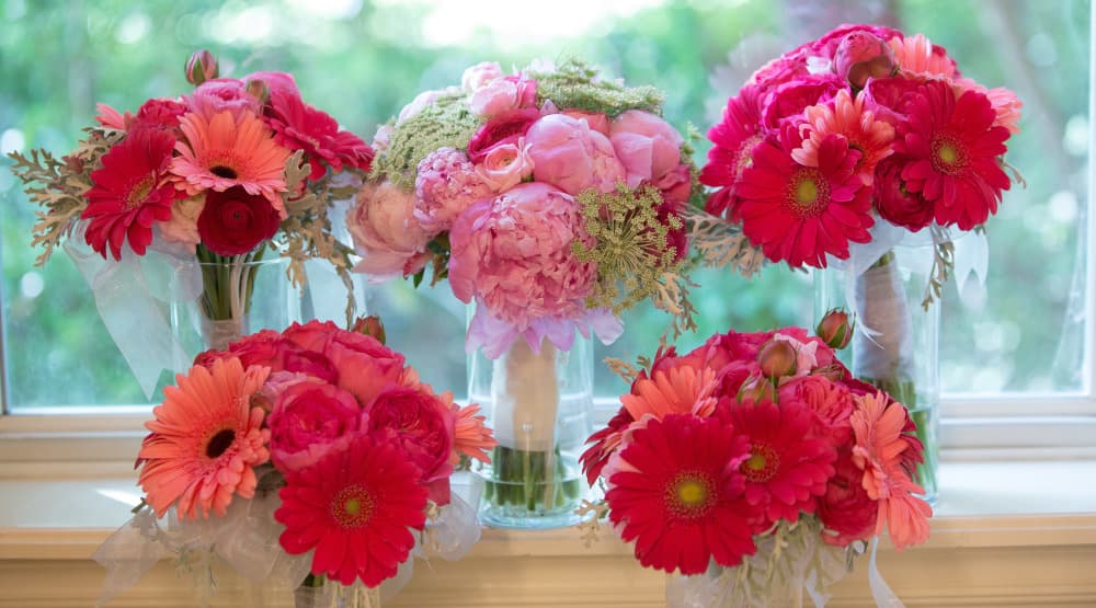 Serving Hands Weddings & Flowers