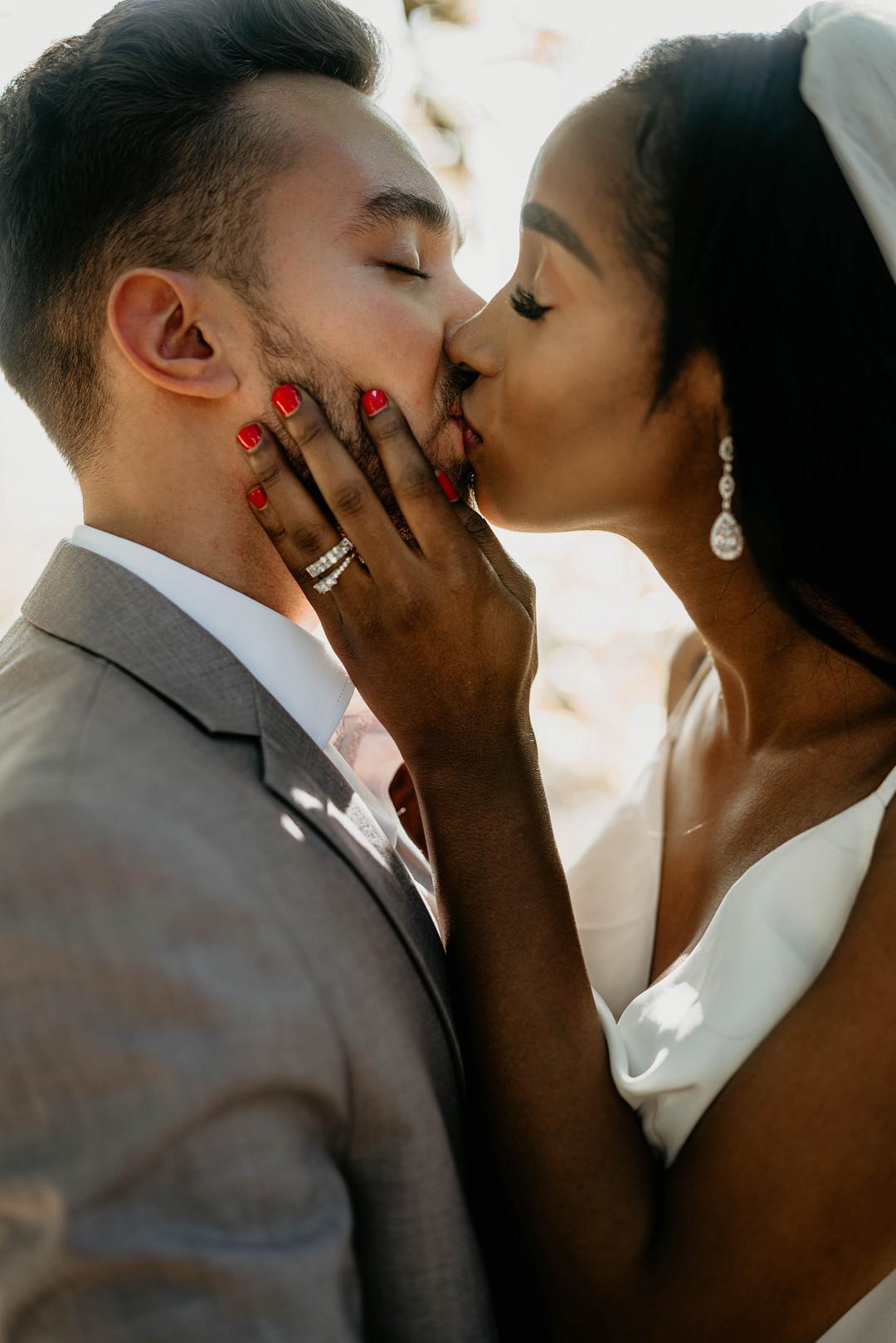 Kiss