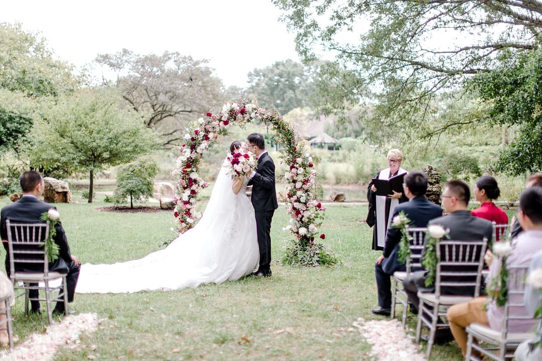 Wedding Kiss