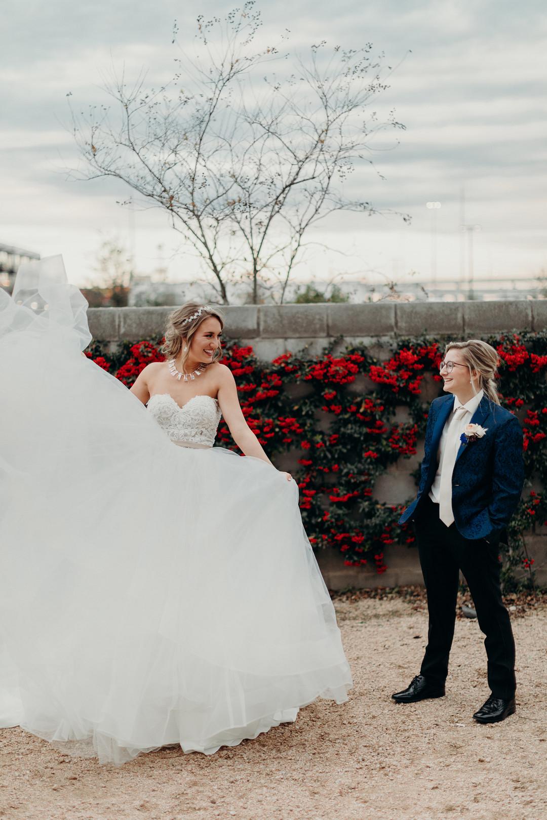 Artsy Urban Wedding in Dallas by Leah Goetzel photo 3