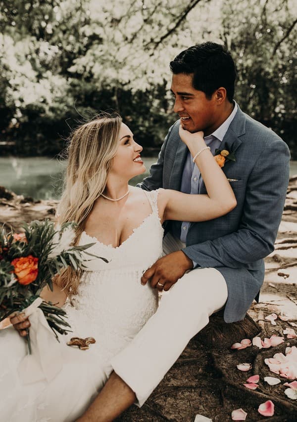 Intimate Wedding in San Marcos River by Nikkolas Nguyen photo 5