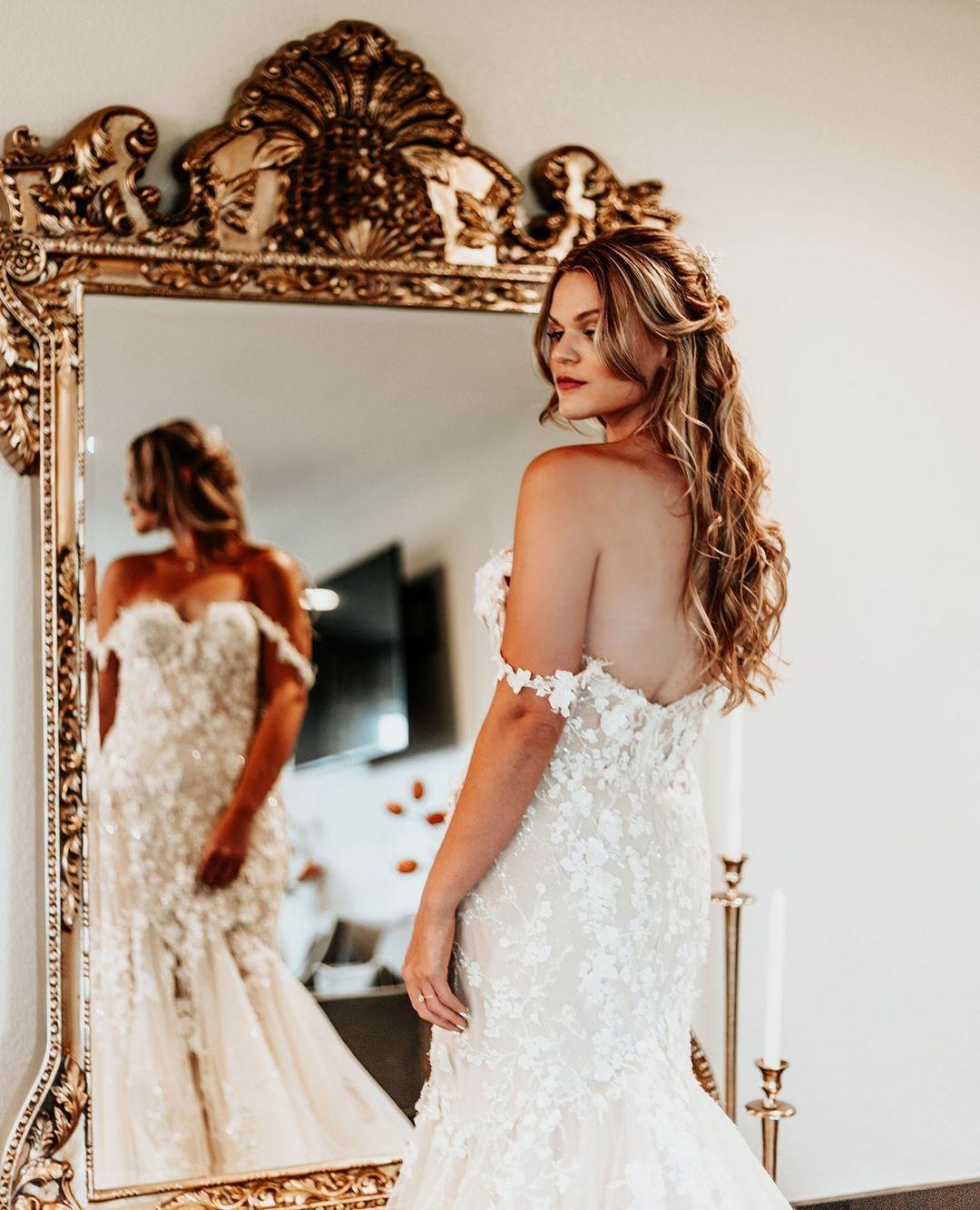 Elizabeth Lee Bridal Boutique portfolio 2