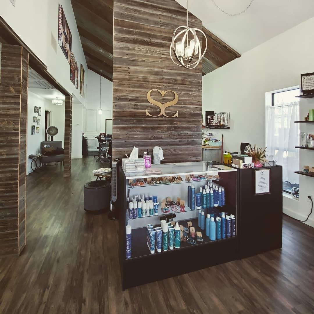 Strada Salon