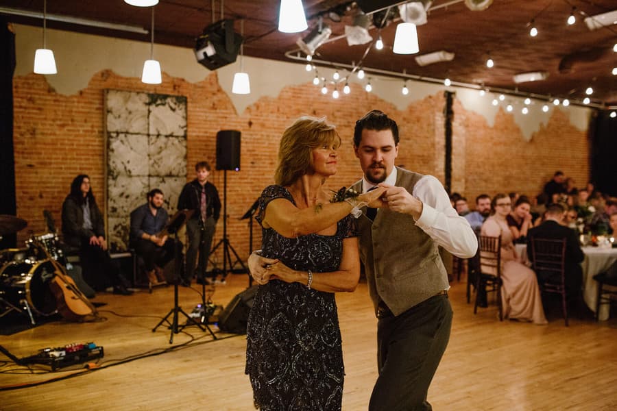 Industrial Chic Winter Wedding in Lansing by Jacob Fink 19