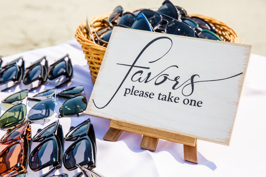 Favors
