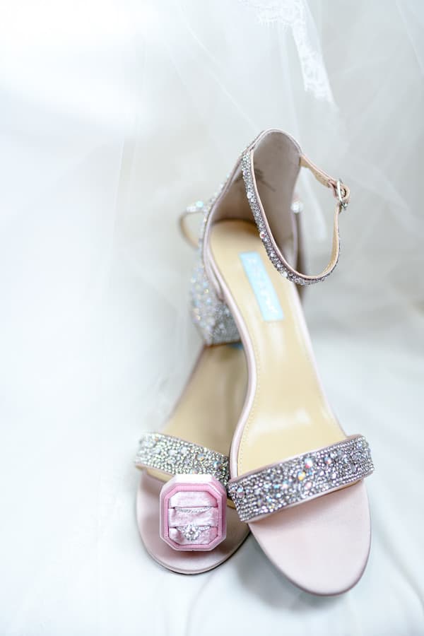 Urban Catholic Wedding in Bloomington by Katie Bottorff photo 2