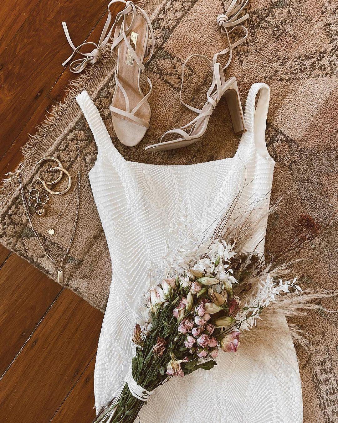Louvienne by Lovely Bride