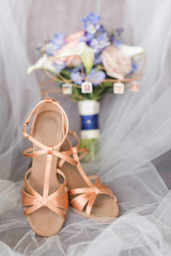 A Beautiful Gold and Navy Summer Wedding in Kansas by Tina Kraemer photo 2