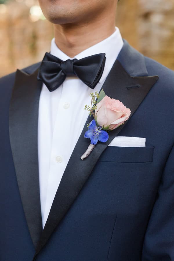 A Beautiful Gold and Navy Summer Wedding in Kansas by Tina Kraemer photo 3