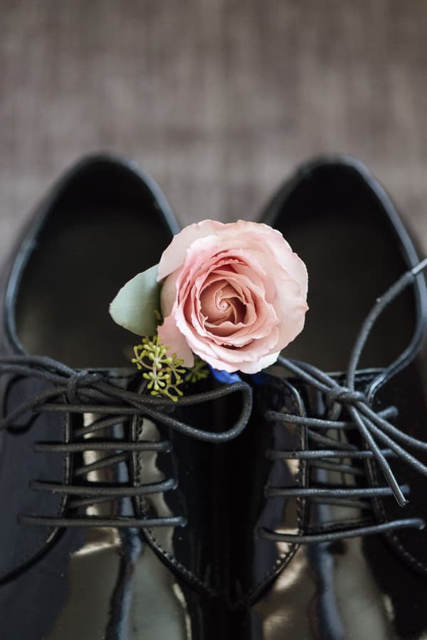 A Beautiful Gold and Navy Summer Wedding in Kansas by Tina Kraemer photo 4