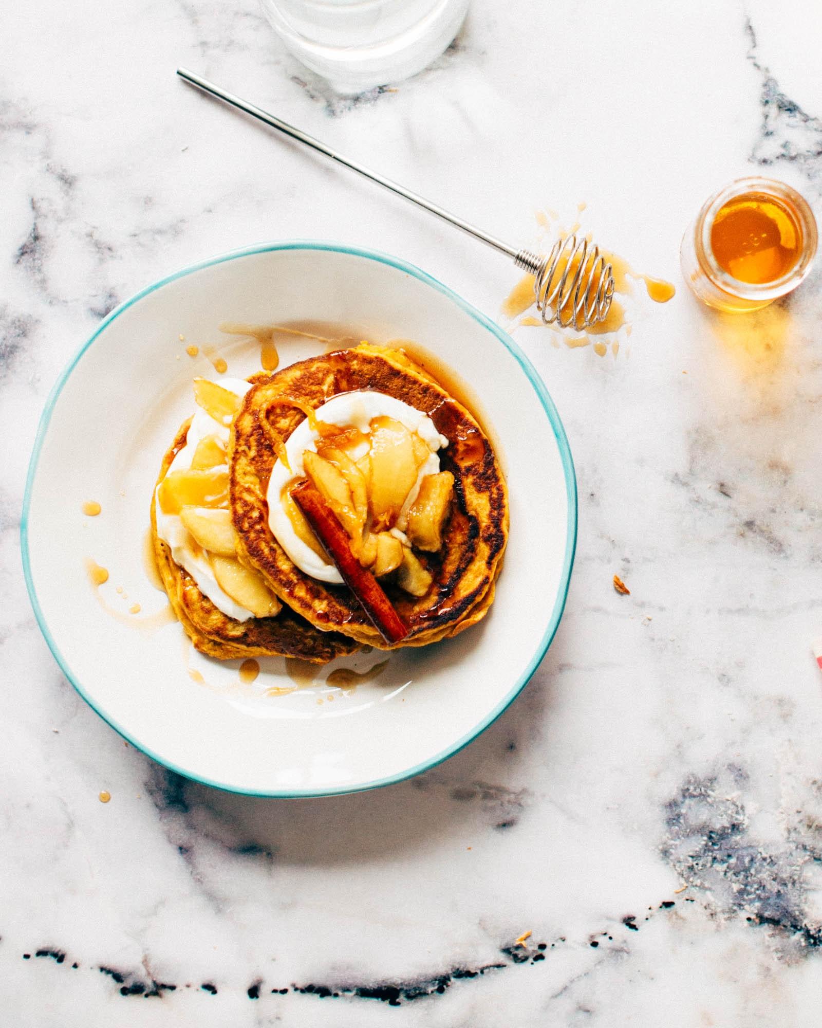 How to Make Your Wedding the "Bee's Knees" with Honey