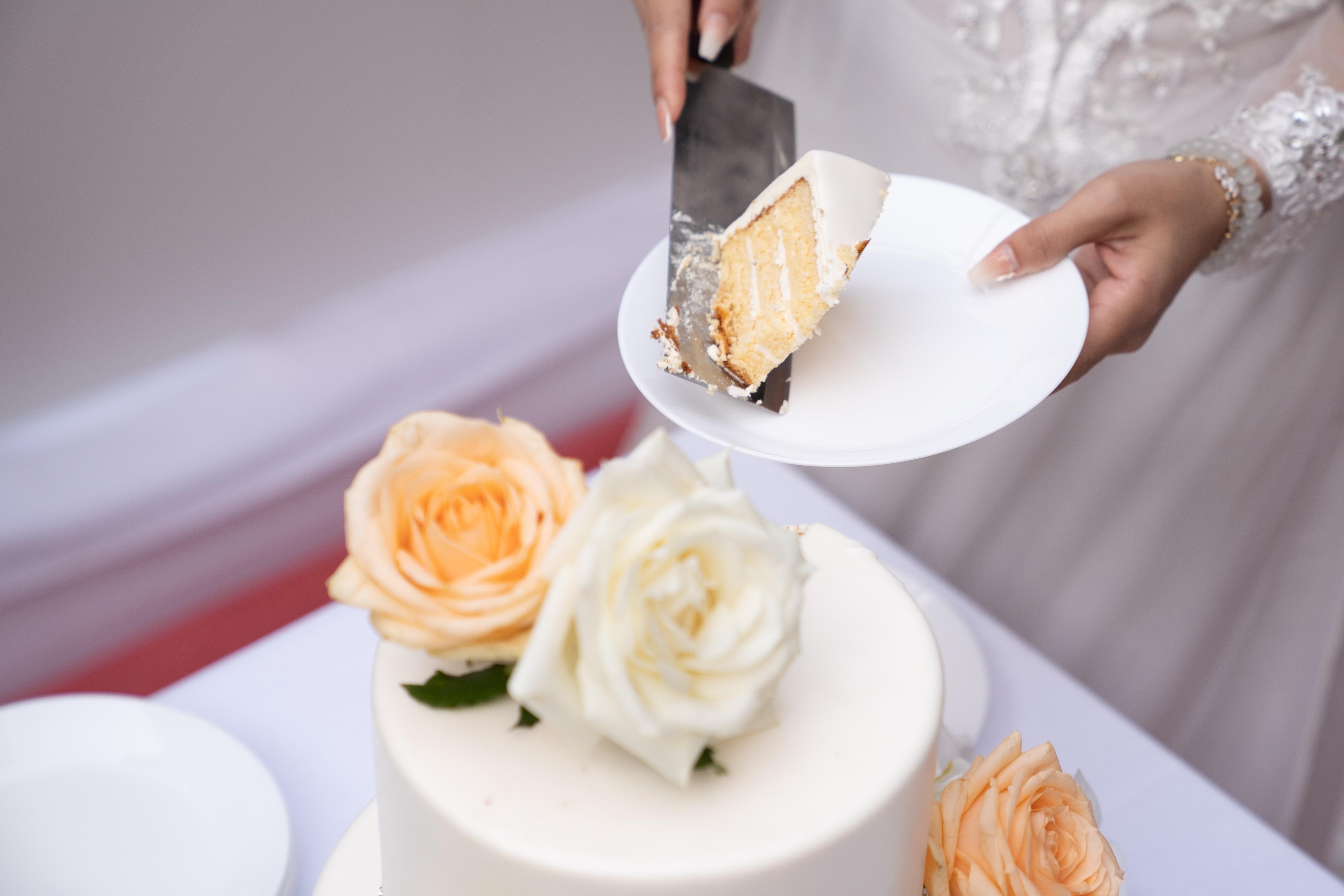 4 Creative Ways to Personalize Your Wedding Dessert