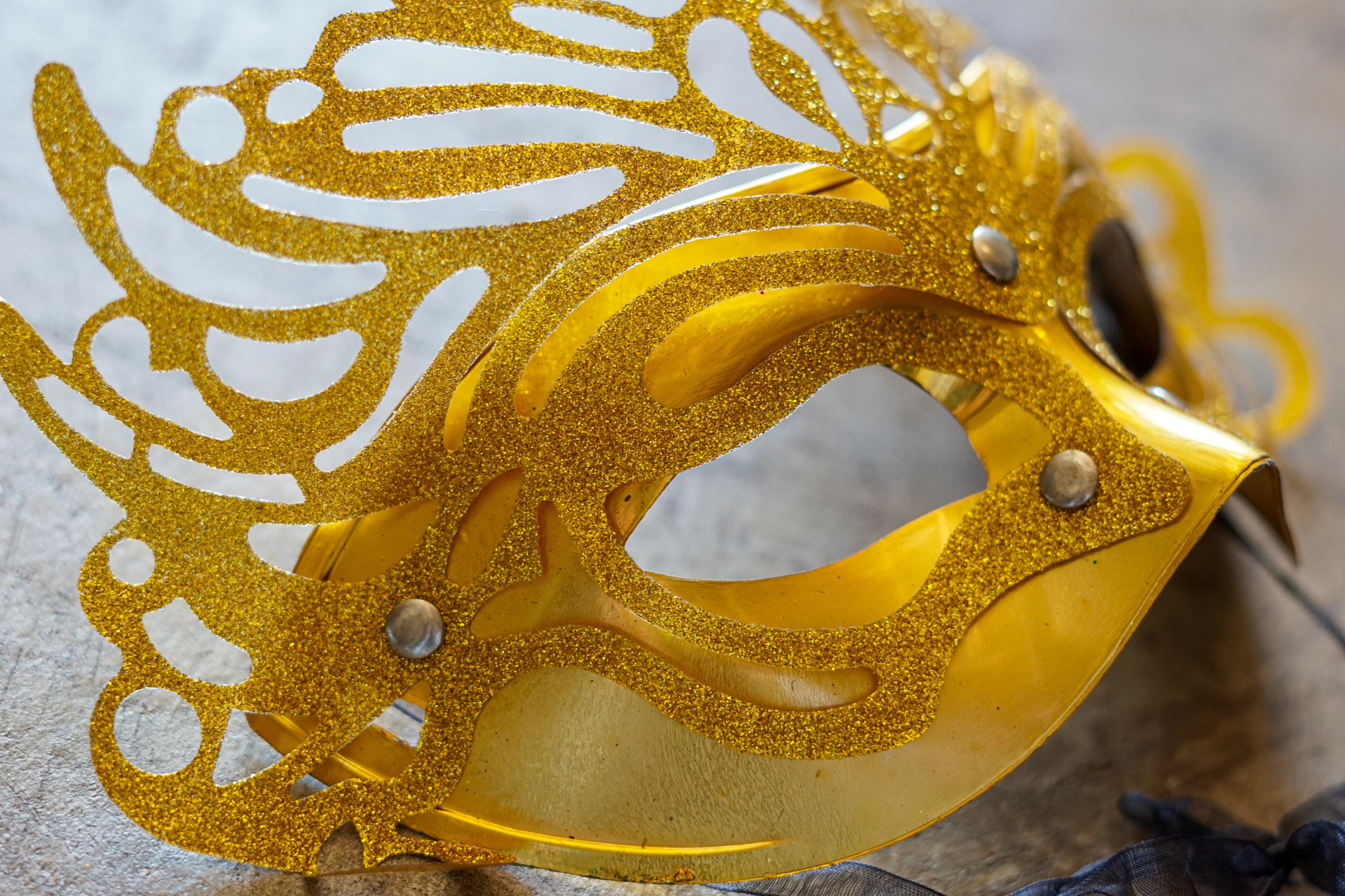 4 Ways to Incorporate Mardi Gras Traditions Into Your Wedding