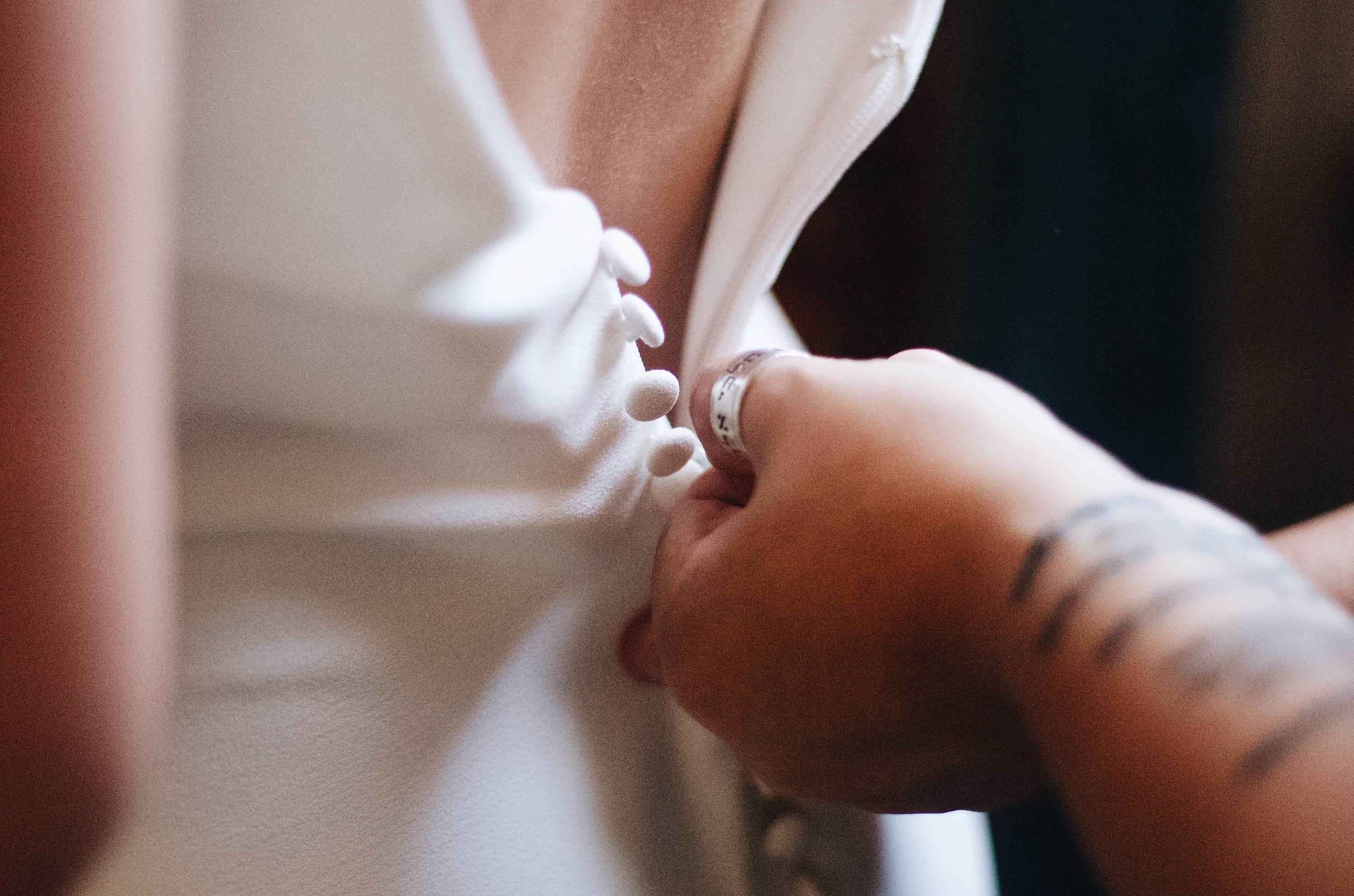 The Best Friend's Guide to Wedding Dress Shopping With a Bride