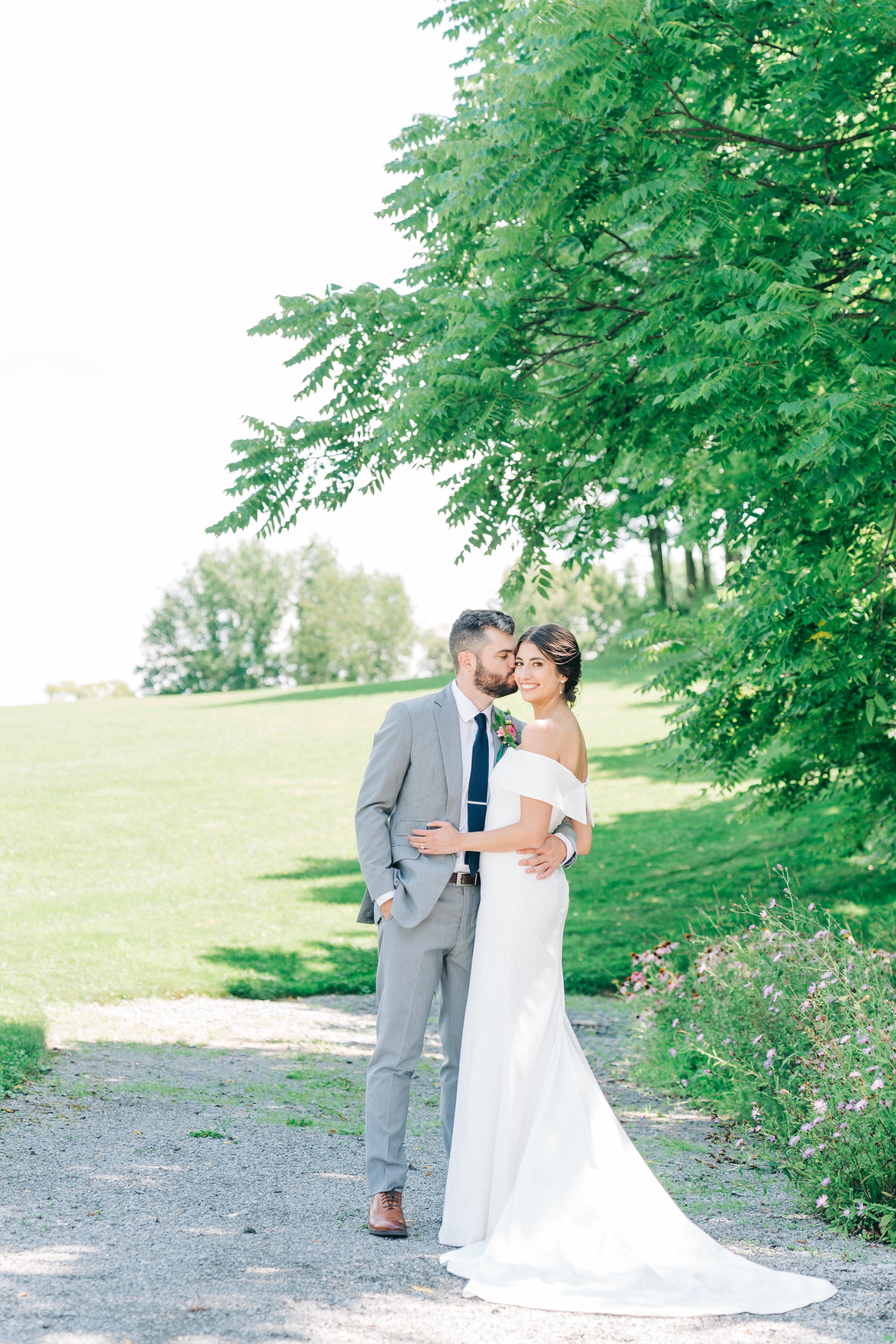 A Classic Summer Wedding at The Hayloft on the Arch
