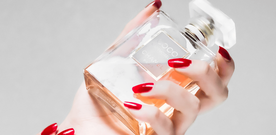 How to Choose Your Wedding Day Perfume
