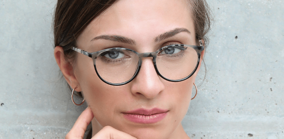 5 Reasons to Wear Your Glasses on Your Wedding Day