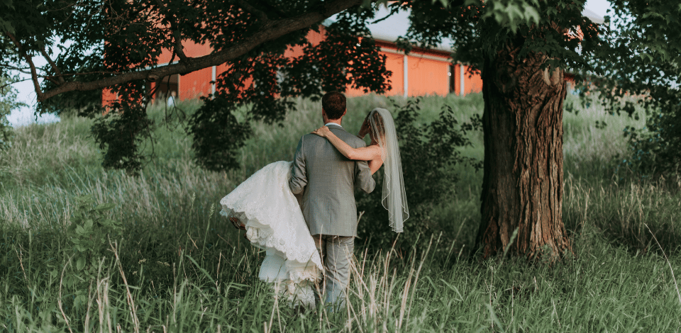 4 Makeup Do's and Don'ts for Summer Weddings