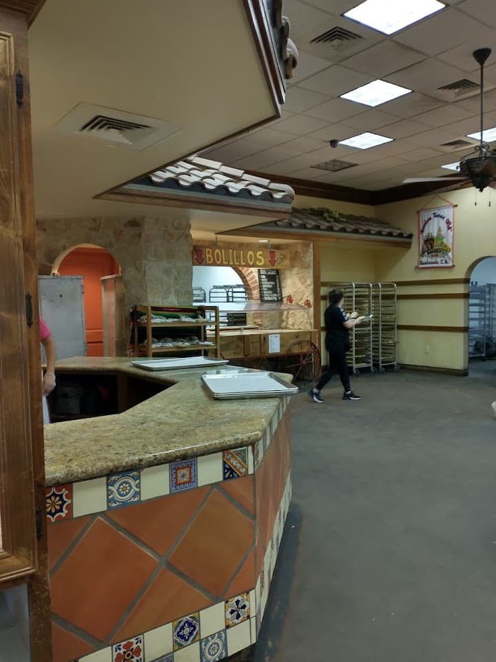 El Bolillo Bakery portfolio 2