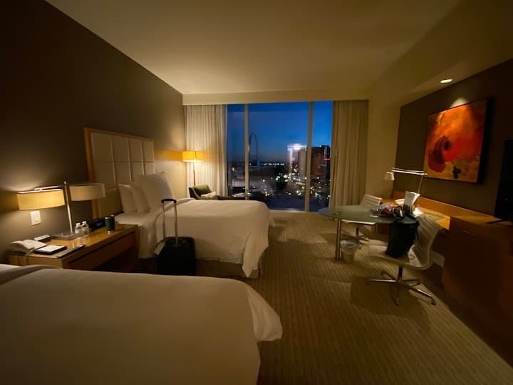 Four Seasons Hotel St. Louis portfolio 1