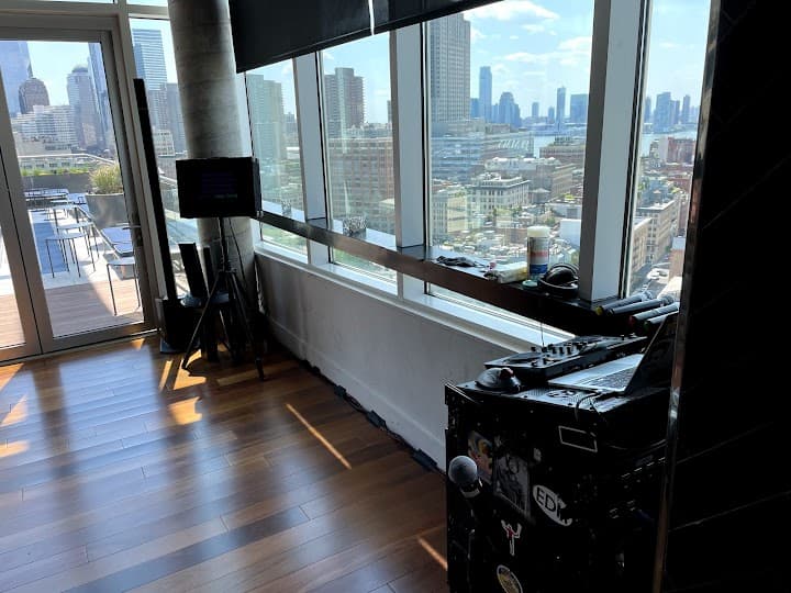 Expressway Music - Wedding DJ's and Karaoke Services NYC portfolio 1