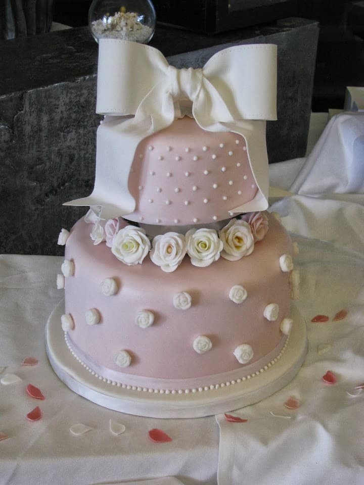 Wedding Cakes by Pamela portfolio 3