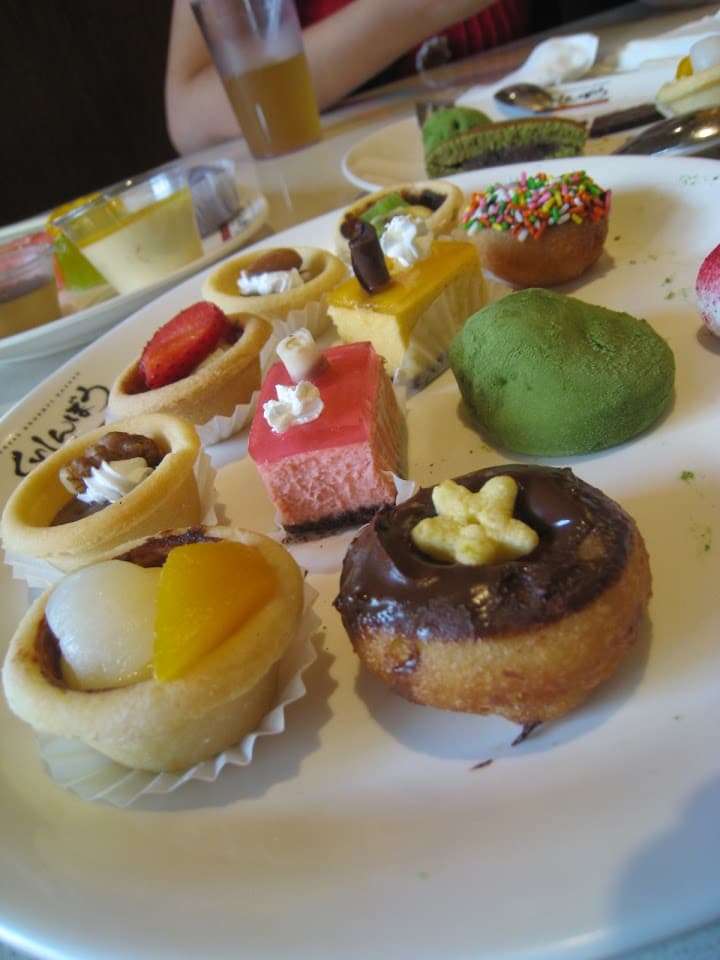 Lark Cake Shop portfolio 1