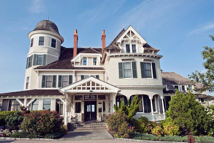 Castle Hill Inn