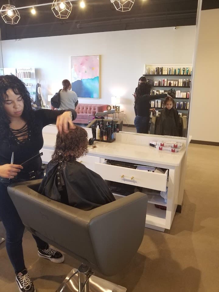 blo. Beauty Bar portfolio 5