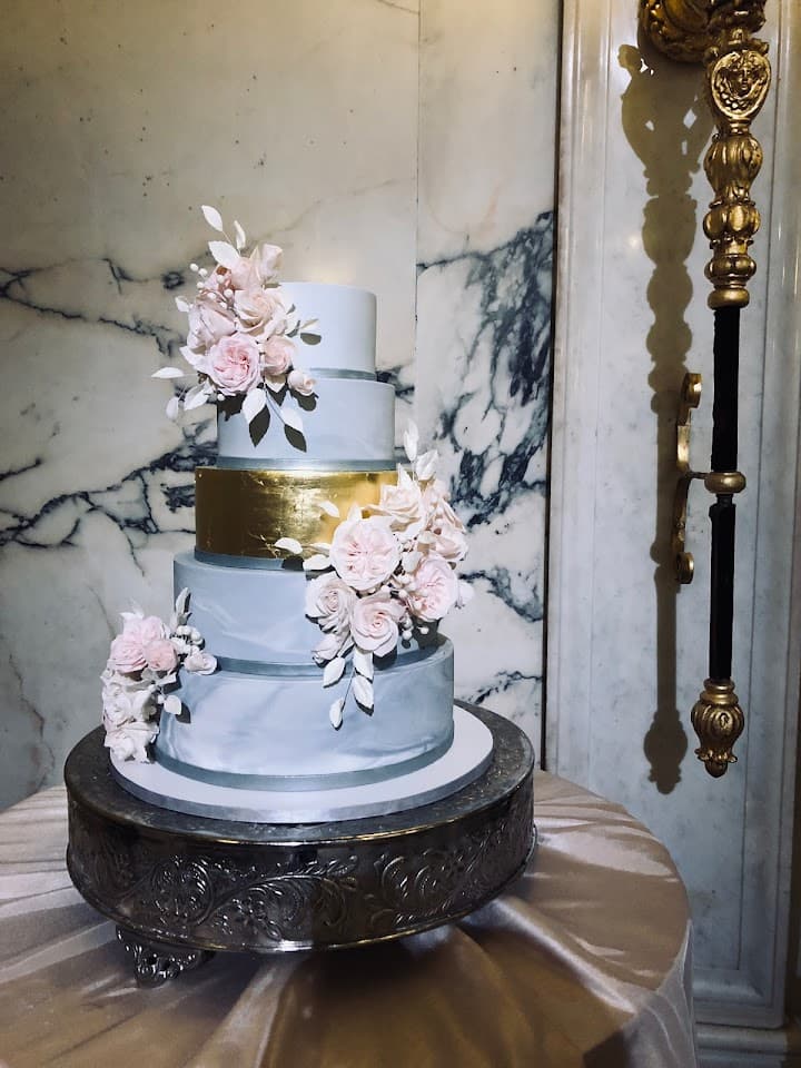Sarah & Simon Cake Design portfolio 1
