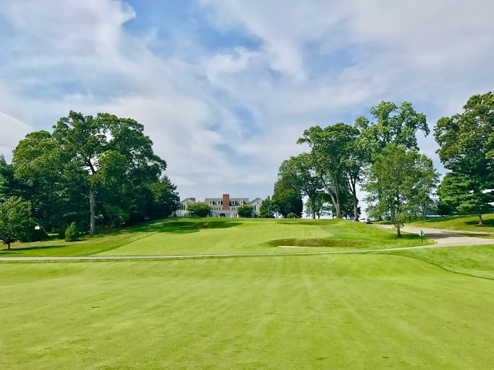 Piping Rock Club