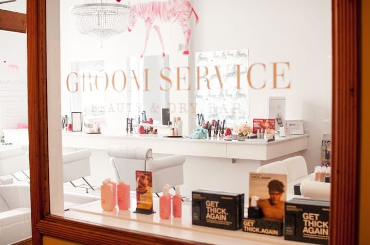 Groom Service Beauty & Dry Bar