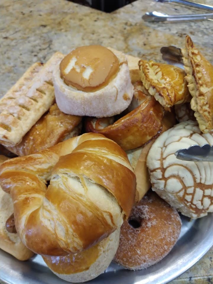 El Bolillo Bakery portfolio 1
