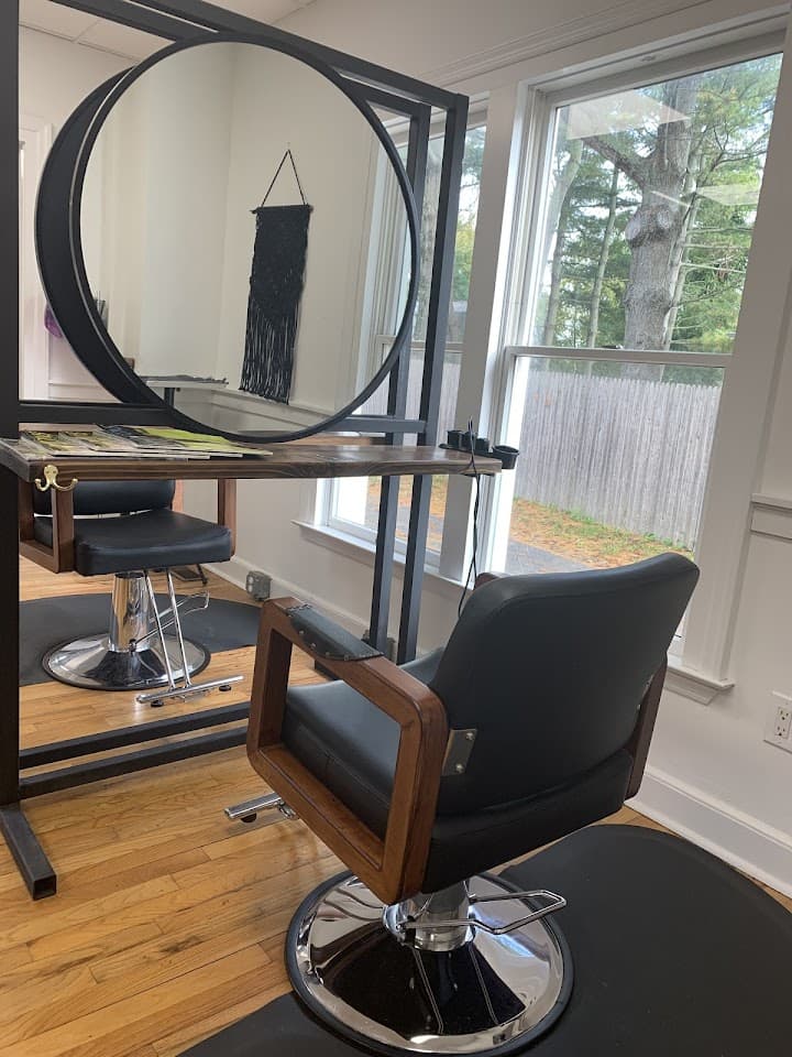 Main Roots Salon & Blow Dry Bar portfolio 4