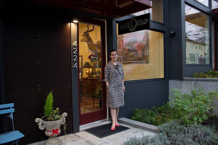 Lisa Esztergalyos Jeweler