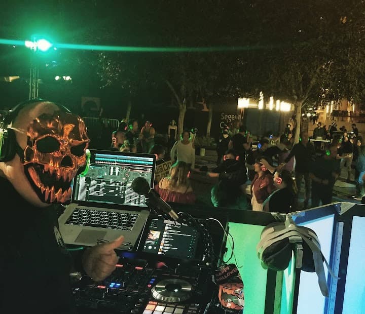 The Silent DJ portfolio 4