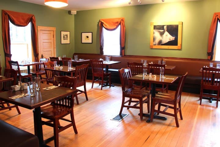 Cafe Genevieve