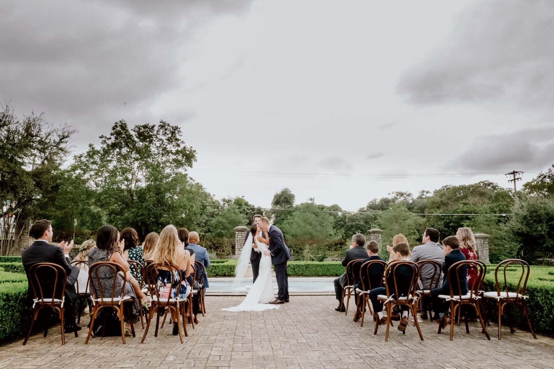A Classic Spring Wedding at Commodore Perry Estate photo 3