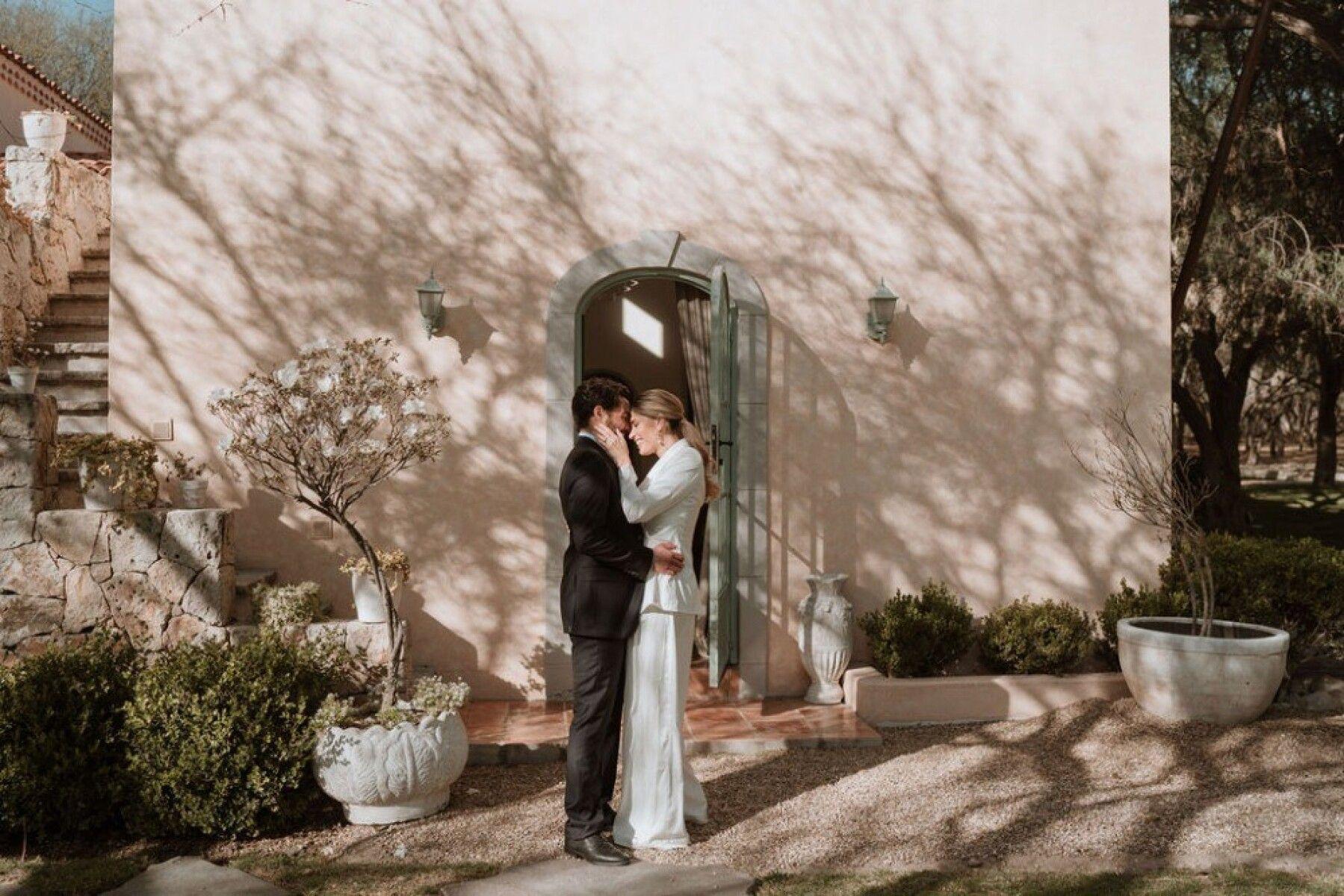 A Modern Winter Wedding at Luna Escondida photo 2