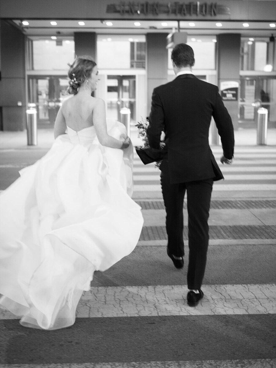 A Classic Spring Wedding at Harold Washington Library photo 4