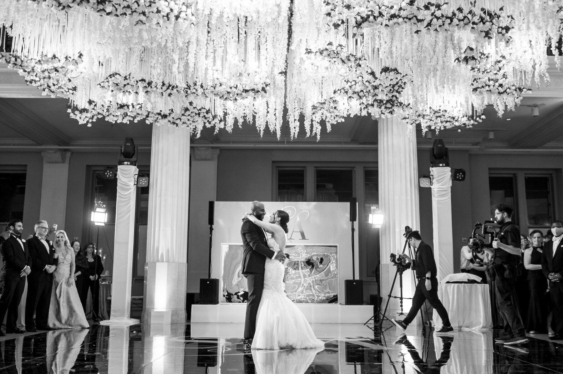 A Glamorous Fall Wedding at Corinthian Houston photo 3